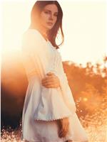 Lana Del Rey: White Dress
